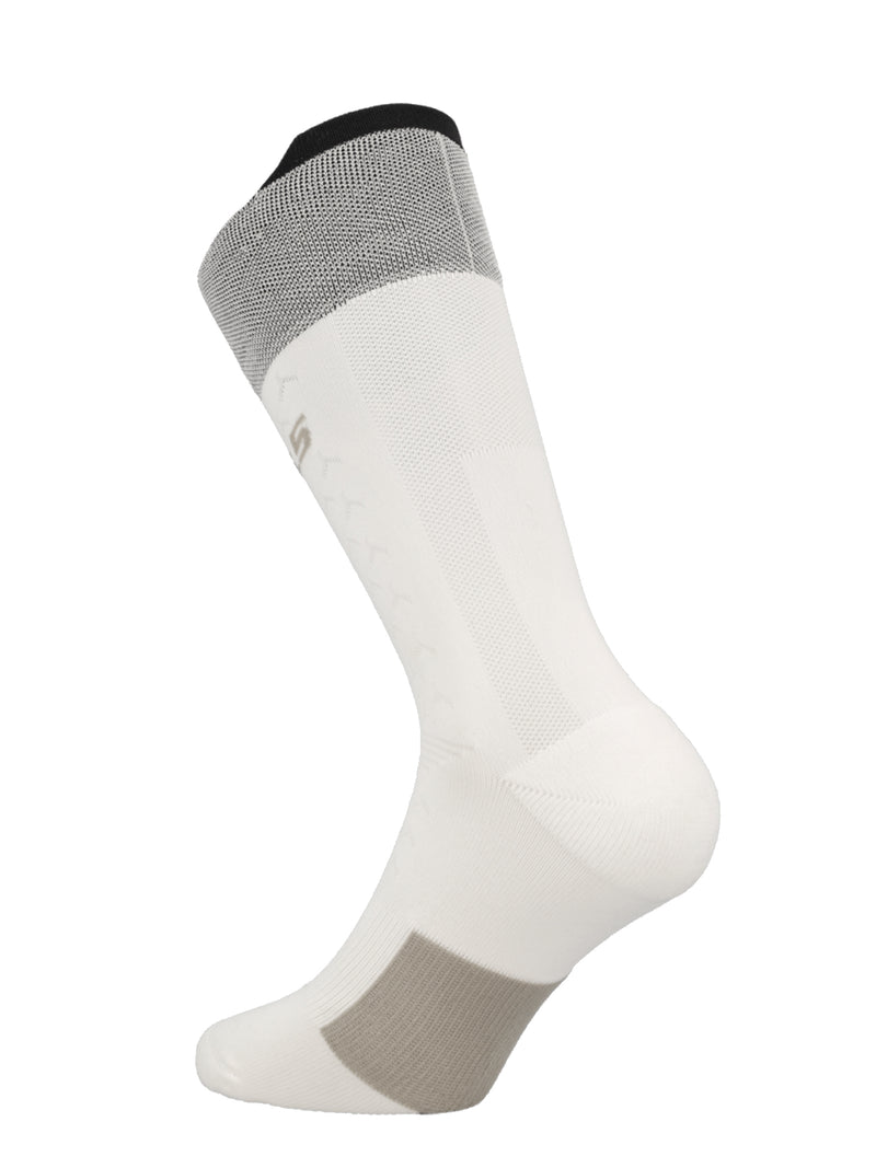 Q36.5  Running Socks White. COMMING SOON